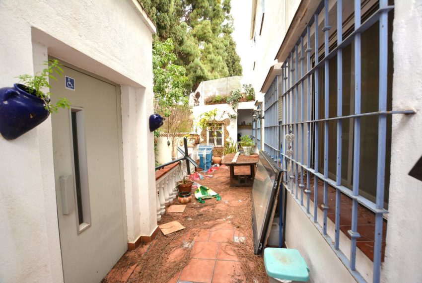 R5346388-House-For-Sale-Marbella-Townhouse-6-Beds-220-Built-3