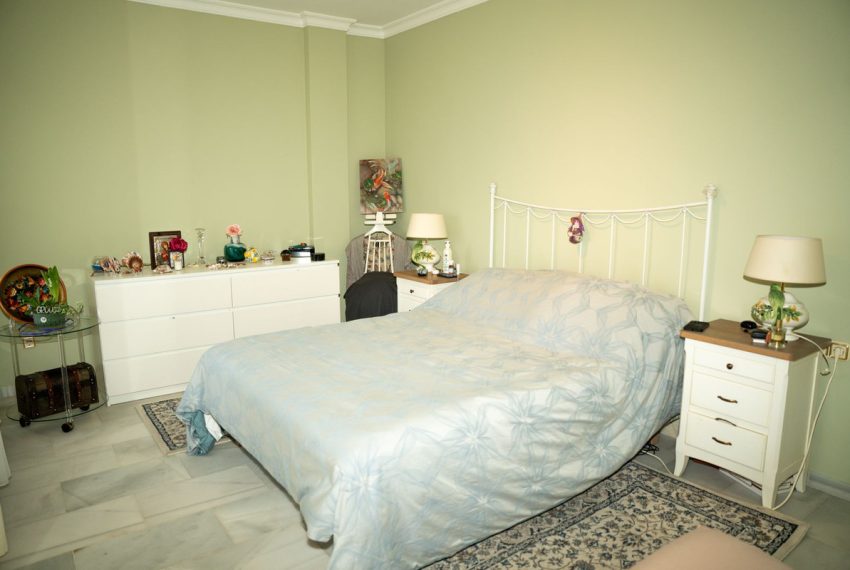 R5346391-House-For-Sale-Elviria-Detached-Villa-4-Beds-371-Built-10