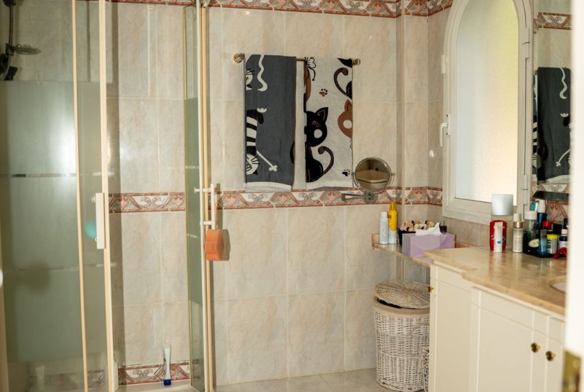 R5346391-House-For-Sale-Elviria-Detached-Villa-4-Beds-371-Built-15