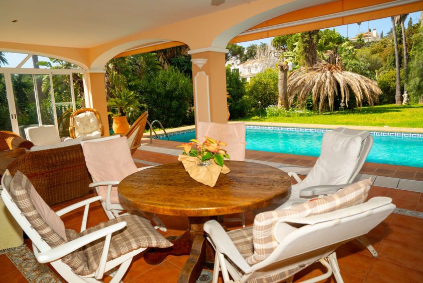 R5346391-House-For-Sale-Elviria-Detached-Villa-4-Beds-371-Built-4