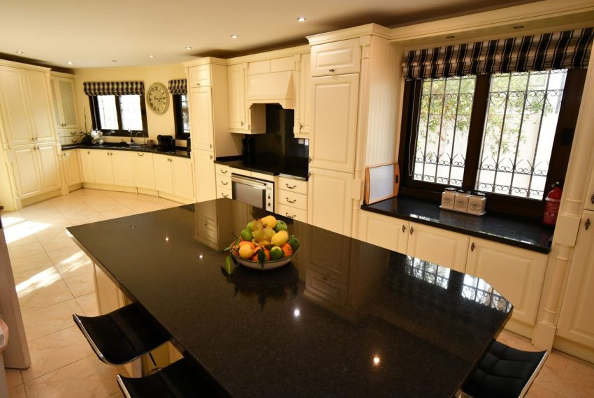 R5346406-House-For-Sale-Mijas-Costa-Detached-Villa-7-Beds-400-Built-16