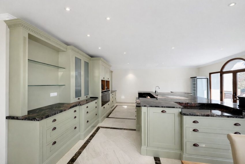 R5346490-House-For-Sale-Benahavis-Detached-Villa-7-Beds-876-Built-11