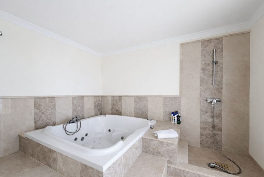 R5346490-House-For-Sale-Benahavis-Detached-Villa-7-Beds-876-Built-18