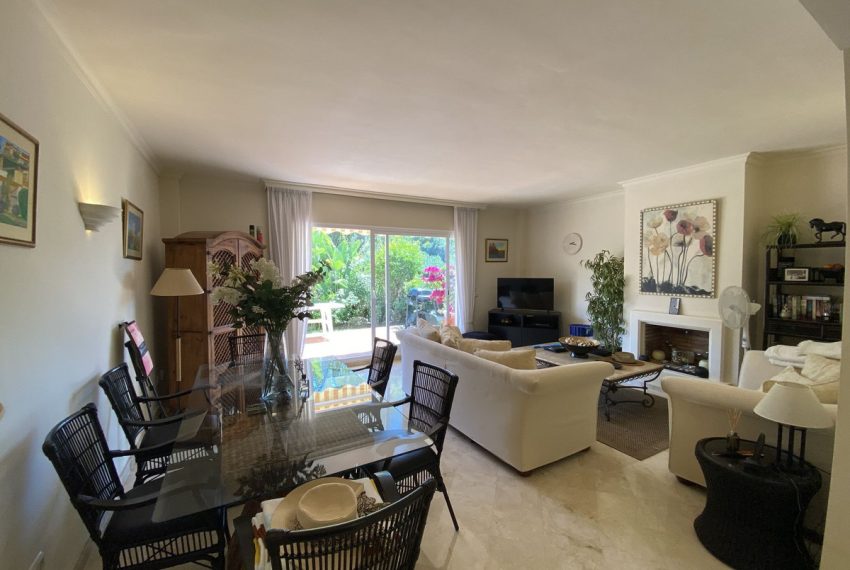 R4688032-Apartment-For-Sale-La-Quinta-Duplex-3-Beds-137-Built-2