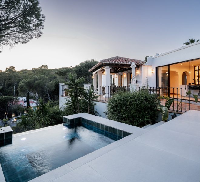 R4798750-Image 1-Detached Villa - 4 Beds - 244 Built