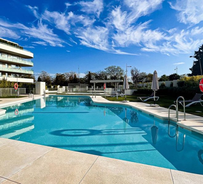 R4838620-Image 1-Middle Floor Apartment - 3 Beds - 118 Built