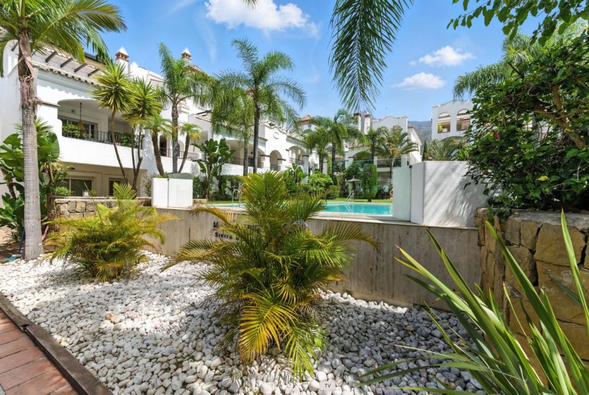 R5071018-Apartment-For-Sale-Nagueles-Middle-Floor-Apartment-4-Beds-199-Built-2
