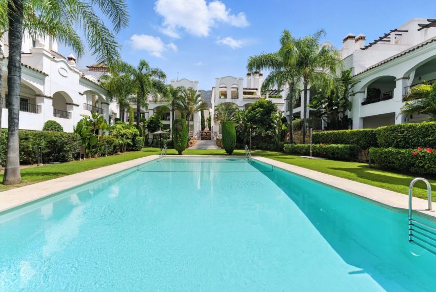 R5071018-Apartment-For-Sale-Nagueles-Middle-Floor-Apartment-4-Beds-199-Built