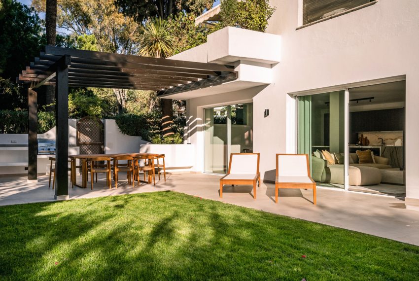 R5209594-Apartment-For-Sale-The-Golden-Mile-Ground-Floor-Apartment-4-Beds-229-Built-3