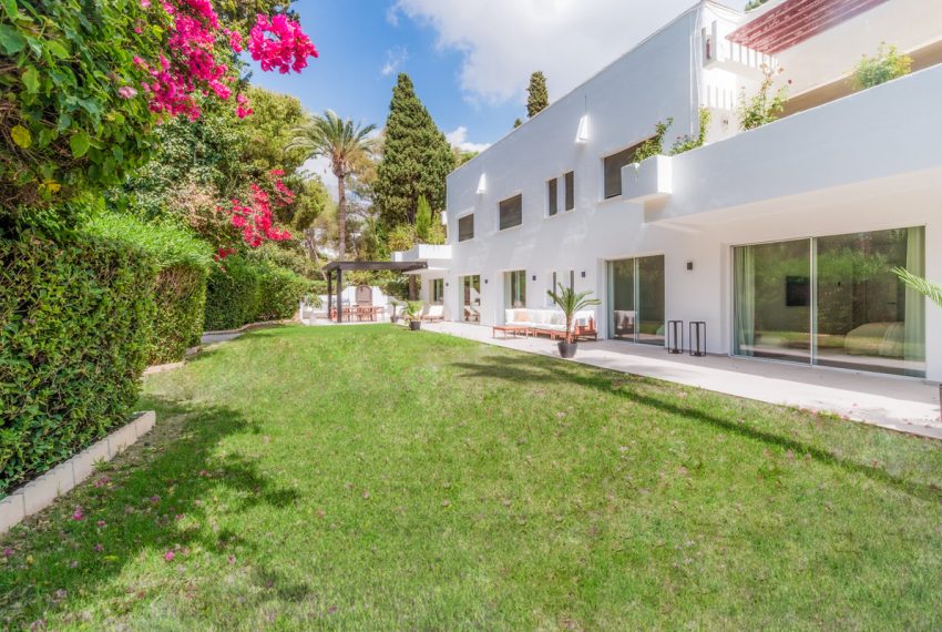 R5209594-Apartment-For-Sale-The-Golden-Mile-Ground-Floor-Apartment-4-Beds-229-Built