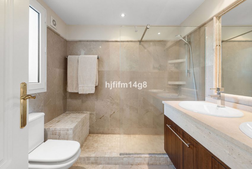 R5216806-Apartment-For-Sale-Nueva-Andalucia-Penthouse-3-Beds-143-Built-11