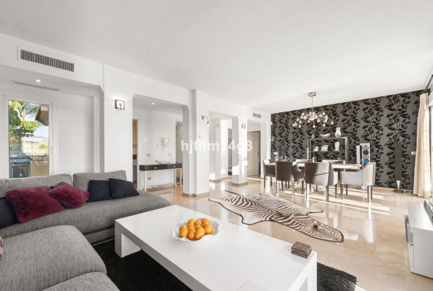 R5216806-Apartment-For-Sale-Nueva-Andalucia-Penthouse-3-Beds-143-Built-3