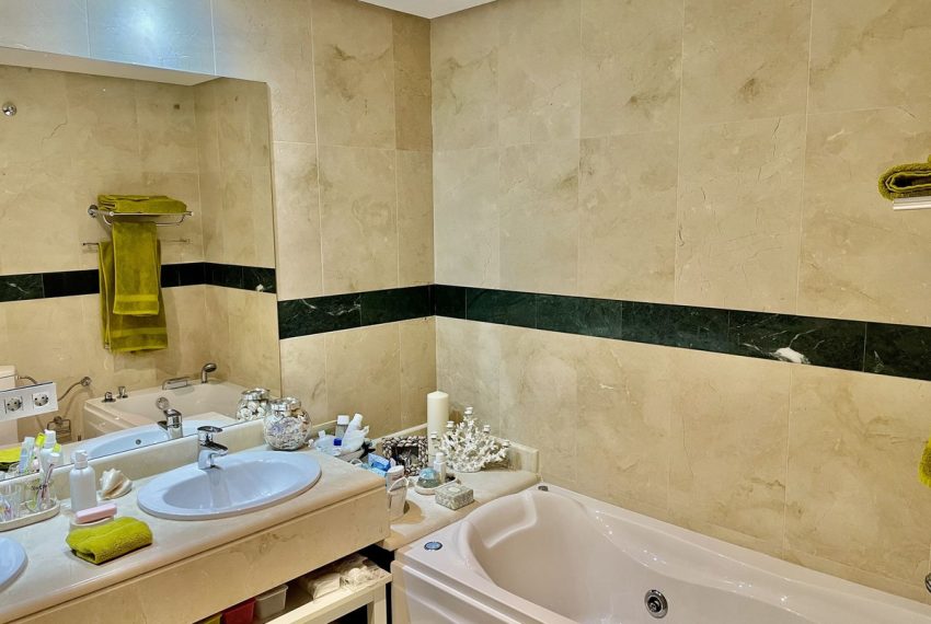 R5221681-Apartment-For-Sale-Nueva-Andalucia-Middle-Floor-Apartment-2-Beds-91-Built-16