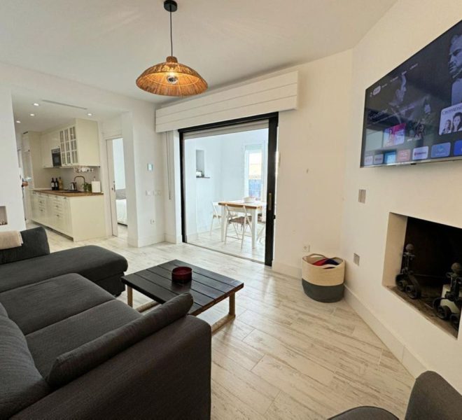 R5233408-Image 1-Middle Floor Apartment - 2 Beds - 70 Built