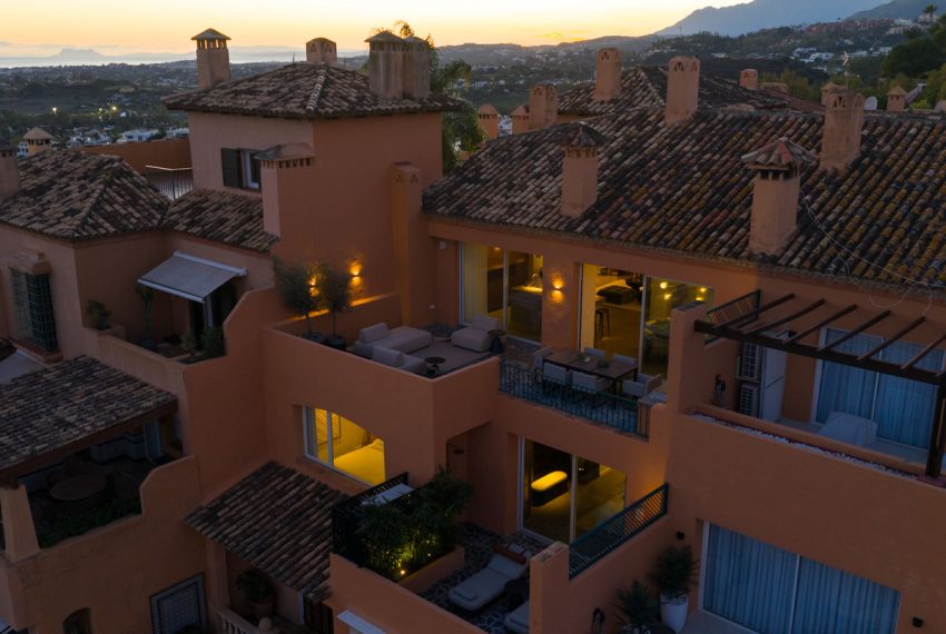 R5289895-Apartment-For-Sale-Nueva-Andalucia-Penthouse-Duplex-4-Beds-305-Built