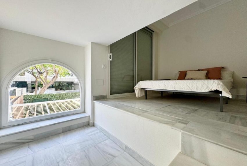 R5303302-Apartment-For-Sale-The-Golden-Mile-Duplex-2-Beds-116-Built-10