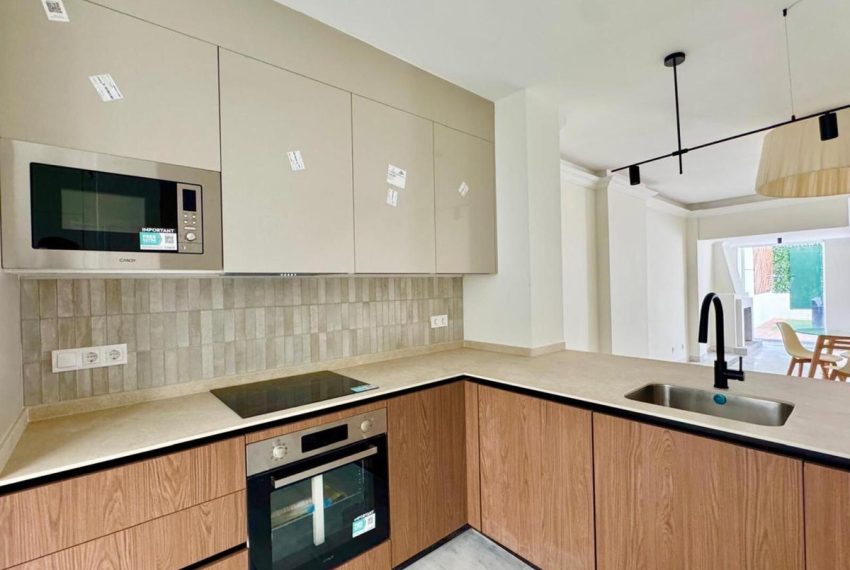 R5303302-Apartment-For-Sale-The-Golden-Mile-Duplex-2-Beds-116-Built-5