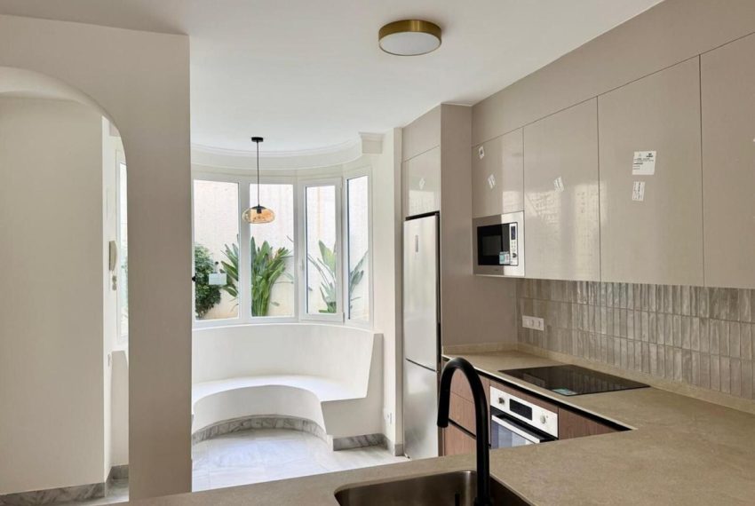 R5303302-Apartment-For-Sale-The-Golden-Mile-Duplex-2-Beds-116-Built-9