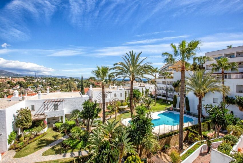 R5308636-Apartment-For-Sale-Nueva-Andalucia-Middle-Floor-Apartment-2-Beds-130-Built