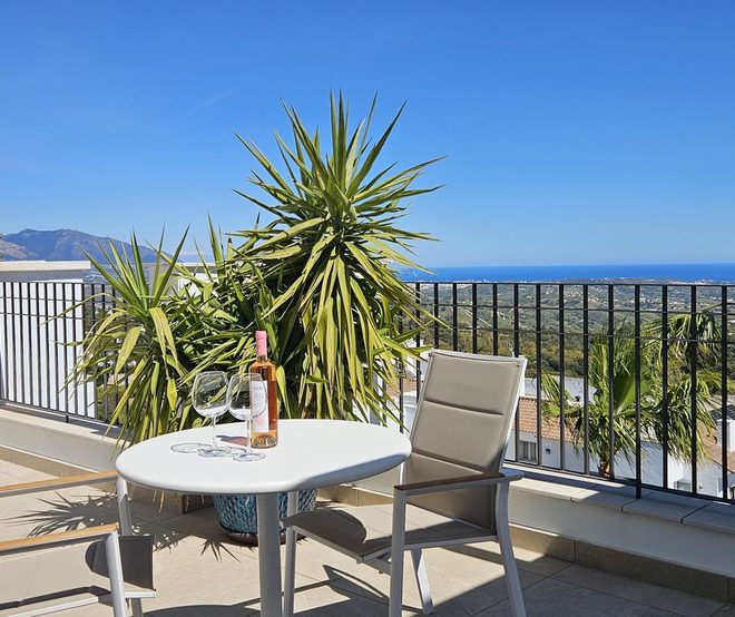 R5309728-Image 1-Penthouse - 3 Beds - 114 Built