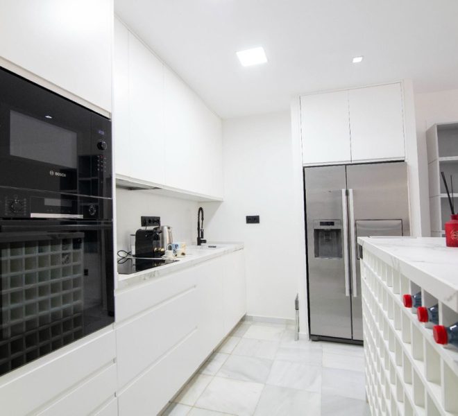 R5316046-Image 1-Middle Floor Apartment - 3 Beds - 173 Built