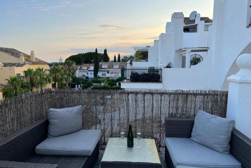 R5335522-Apartment-For-Sale-Nagueles-Duplex-2-Beds-126-Built-1