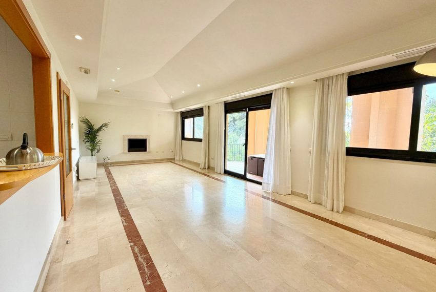 R5336557-Apartment-For-Sale-Puerto-Banus-Top-Floor-Apartment-4-Beds-227-Built-1