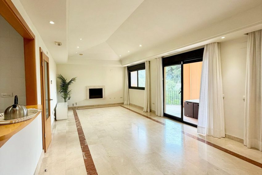 R5336557-Apartment-For-Sale-Puerto-Banus-Top-Floor-Apartment-4-Beds-227-Built