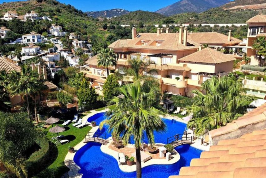 R5346352-Apartment-For-Sale-Aloha-Middle-Floor-Apartment-2-Beds-95-Built