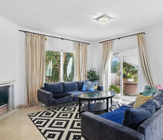 R5347591-Image 1-Penthouse Duplex - 4 Beds - 264 Built