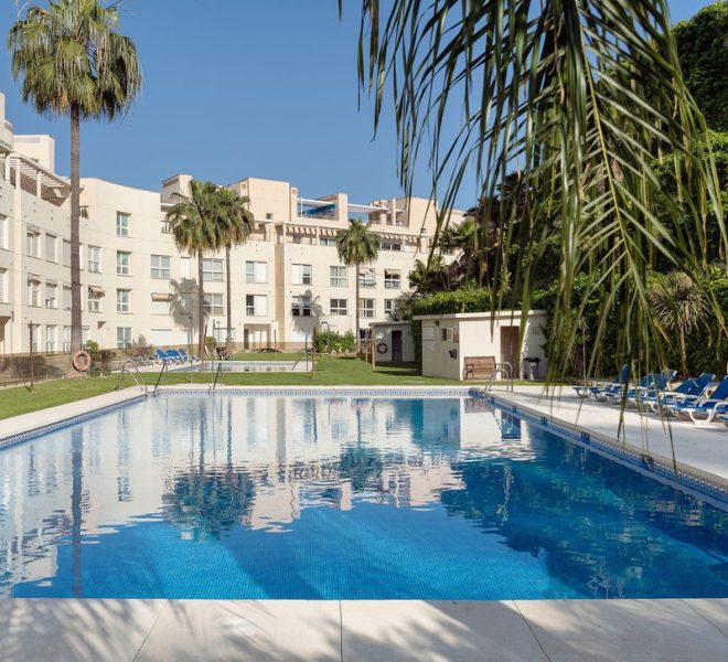 R5347828-Image 1-Middle Floor Apartment - 3 Beds - 166 Built
