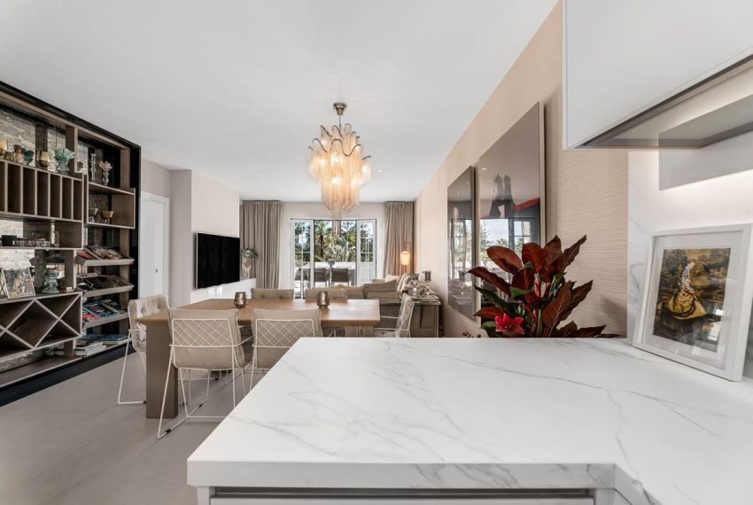 R5348767-Apartment-For-Sale-The-Golden-Mile-Middle-Floor-Apartment-3-Beds-150-Built-12