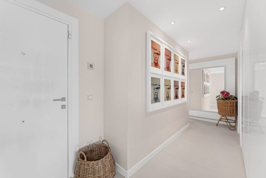 R5348767-Apartment-For-Sale-The-Golden-Mile-Middle-Floor-Apartment-3-Beds-150-Built-5