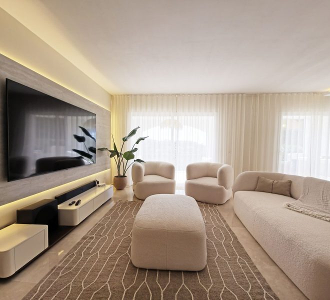 R5348845-Image 1-Middle Floor Apartment - 2 Beds - 139 Built