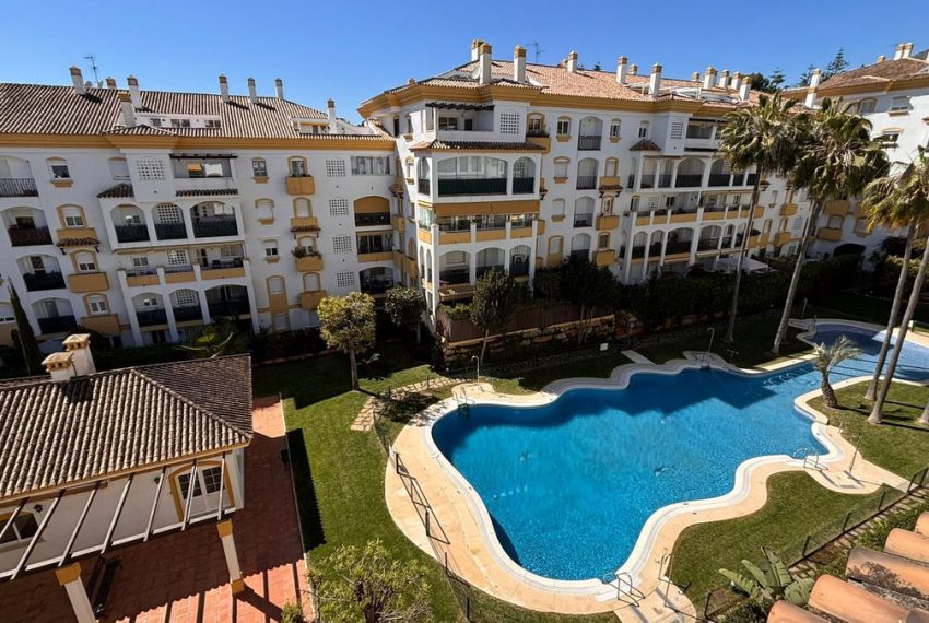 R5349340-Apartment-For-Sale-Marbella-Penthouse-Duplex-4-Beds-200-Built