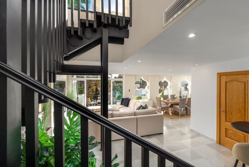 R5350234-Apartment-For-Sale-Puerto-Banus-Penthouse-Duplex-4-Beds-140-Built-1