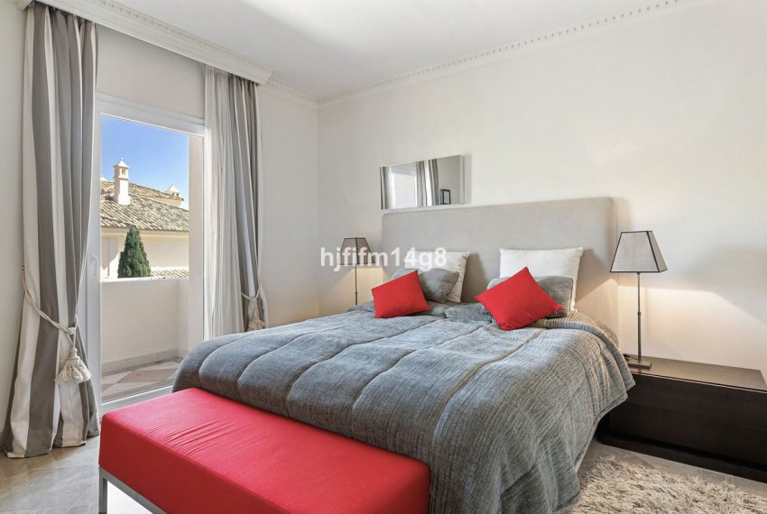 R5351119-Apartment-For-Sale-Nueva-Andalucia-Penthouse-Duplex-3-Beds-244-Built-13