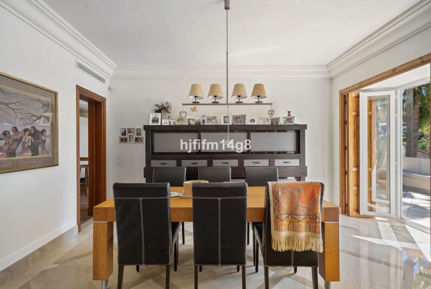 R5351119-Apartment-For-Sale-Nueva-Andalucia-Penthouse-Duplex-3-Beds-244-Built-17