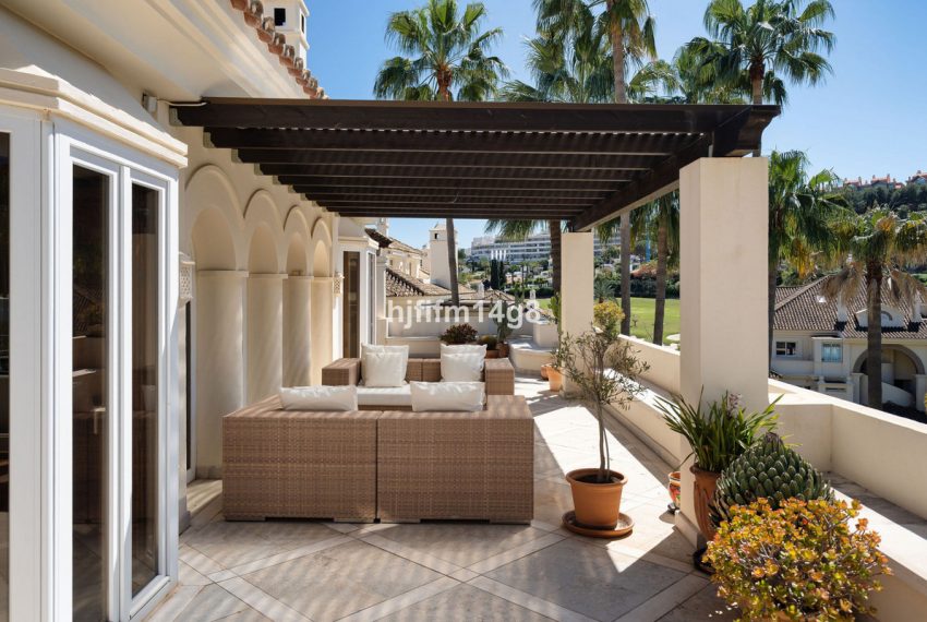 R5351119-Apartment-For-Sale-Nueva-Andalucia-Penthouse-Duplex-3-Beds-244-Built-3