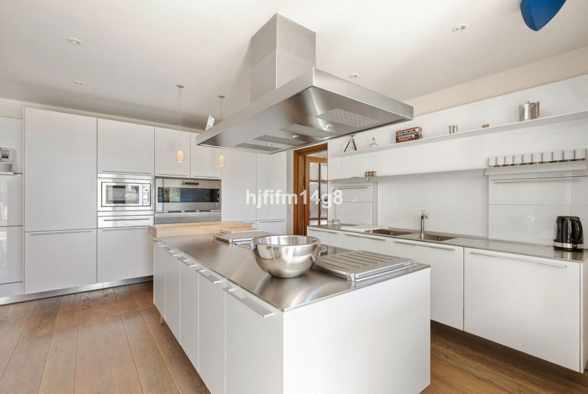 R5351119-Apartment-For-Sale-Nueva-Andalucia-Penthouse-Duplex-3-Beds-244-Built-6