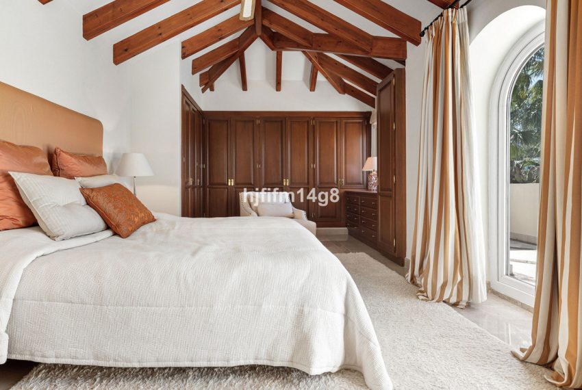 R5351119-Apartment-For-Sale-Nueva-Andalucia-Penthouse-Duplex-3-Beds-244-Built-8