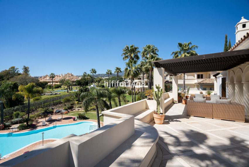 R5351119-Apartment-For-Sale-Nueva-Andalucia-Penthouse-Duplex-3-Beds-244-Built