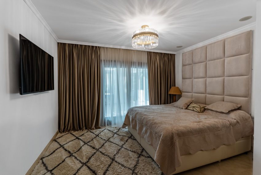 R5353000-Apartment-For-Sale-The-Golden-Mile-Ground-Floor-Apartment-2-Beds-244-Built-13