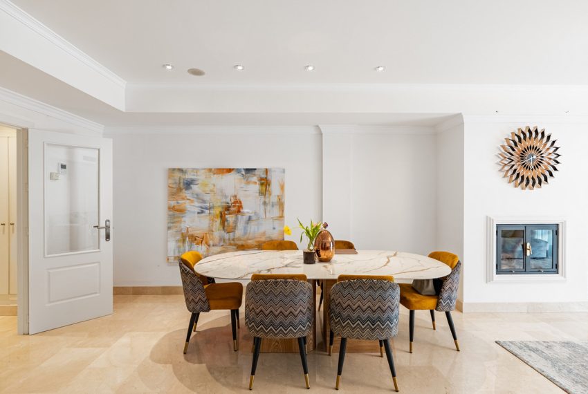 R5353000-Apartment-For-Sale-The-Golden-Mile-Ground-Floor-Apartment-2-Beds-244-Built-2