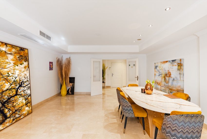 R5353000-Apartment-For-Sale-The-Golden-Mile-Ground-Floor-Apartment-2-Beds-244-Built-3