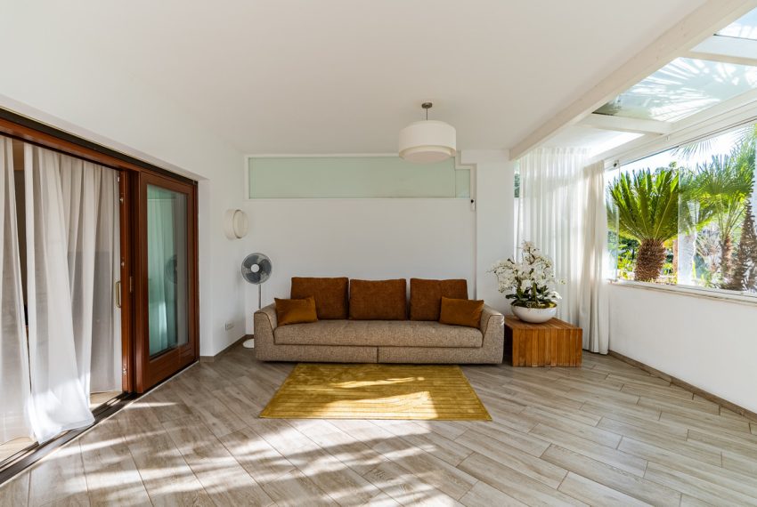 R5353000-Apartment-For-Sale-The-Golden-Mile-Ground-Floor-Apartment-2-Beds-244-Built-7