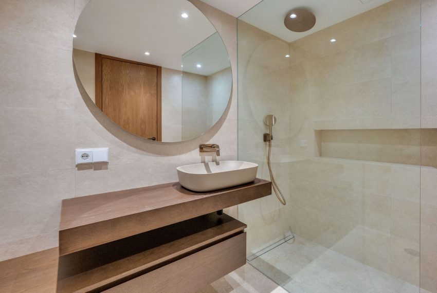 R5353525-Apartment-For-Sale-Nueva-Andalucia-Ground-Floor-Apartment-3-Beds-126-Built-12