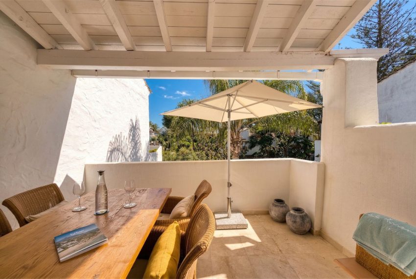 R5353651-Apartment-For-Sale-The-Golden-Mile-Top-Floor-Apartment-1-Beds-61-Built-11
