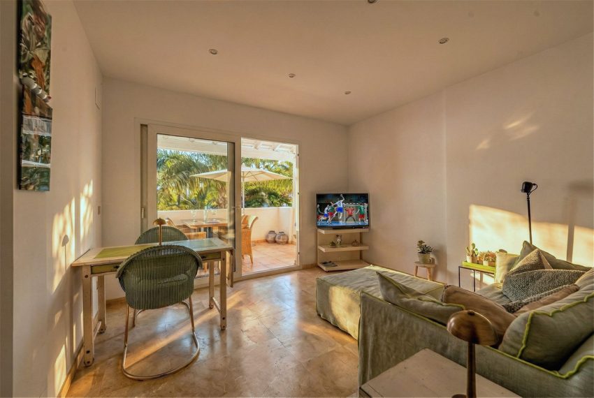 R5353651-Apartment-For-Sale-The-Golden-Mile-Top-Floor-Apartment-1-Beds-61-Built-13