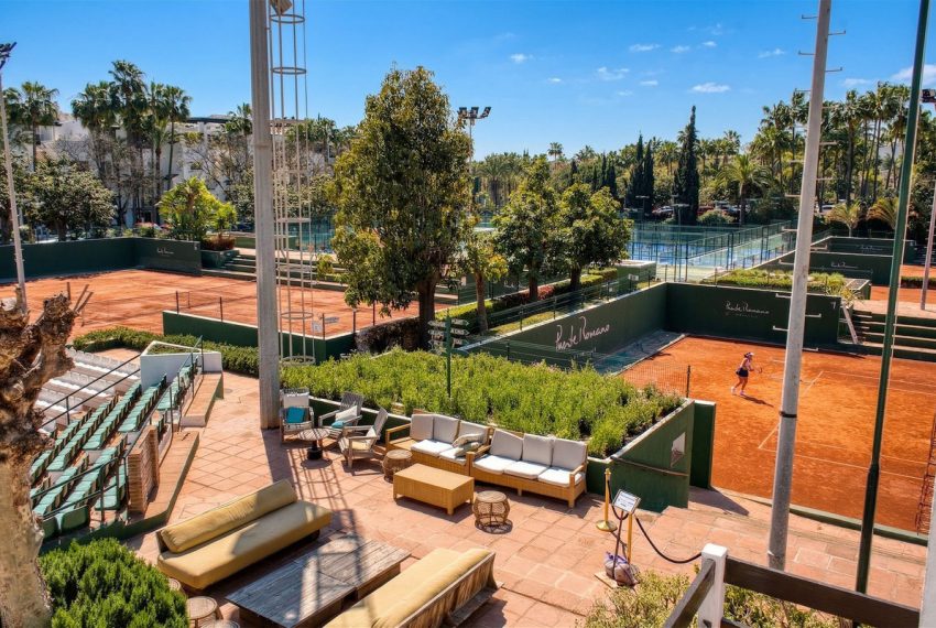 R5353651-Apartment-For-Sale-The-Golden-Mile-Top-Floor-Apartment-1-Beds-61-Built-18